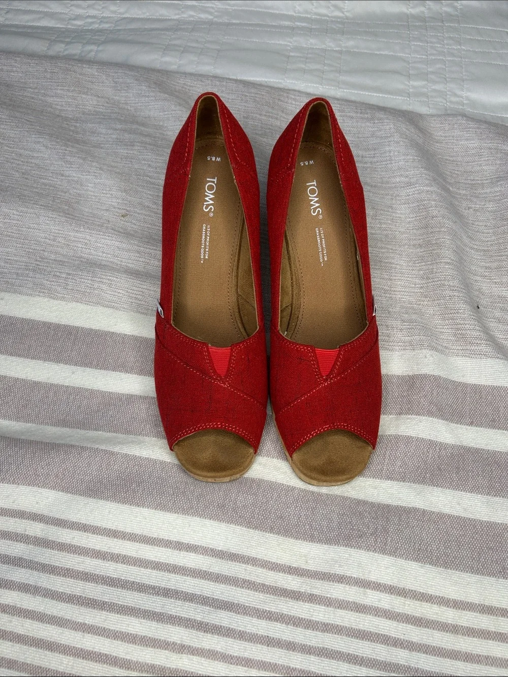 TOMS Red Cork Wedge Sandals Women’s Size 8.5 Excellent Condition